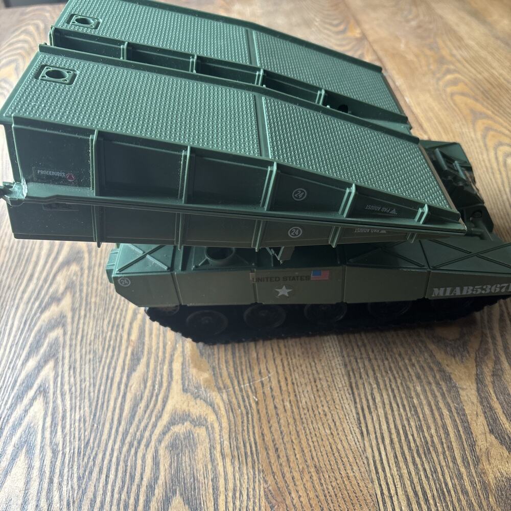 1984 Hasbro GI Joe Bridge Layer Toss 'N Cross Vehicle Nearly Complete-Has Hammer